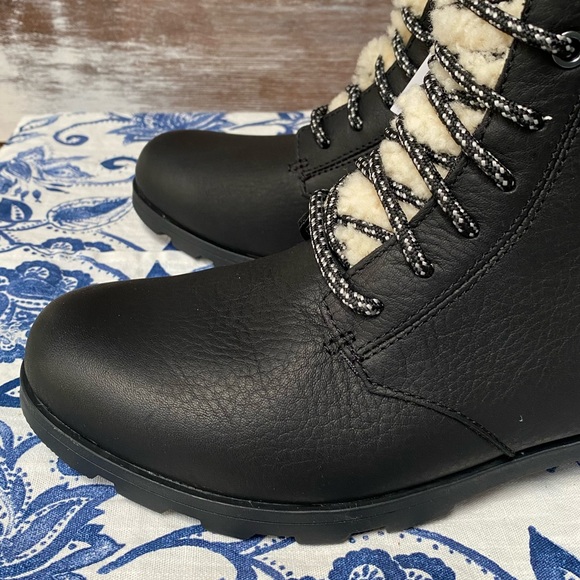 🖤NWT🖤 Sorel Emelie Short Lace Cozy Boot - Picture 9 of 12
